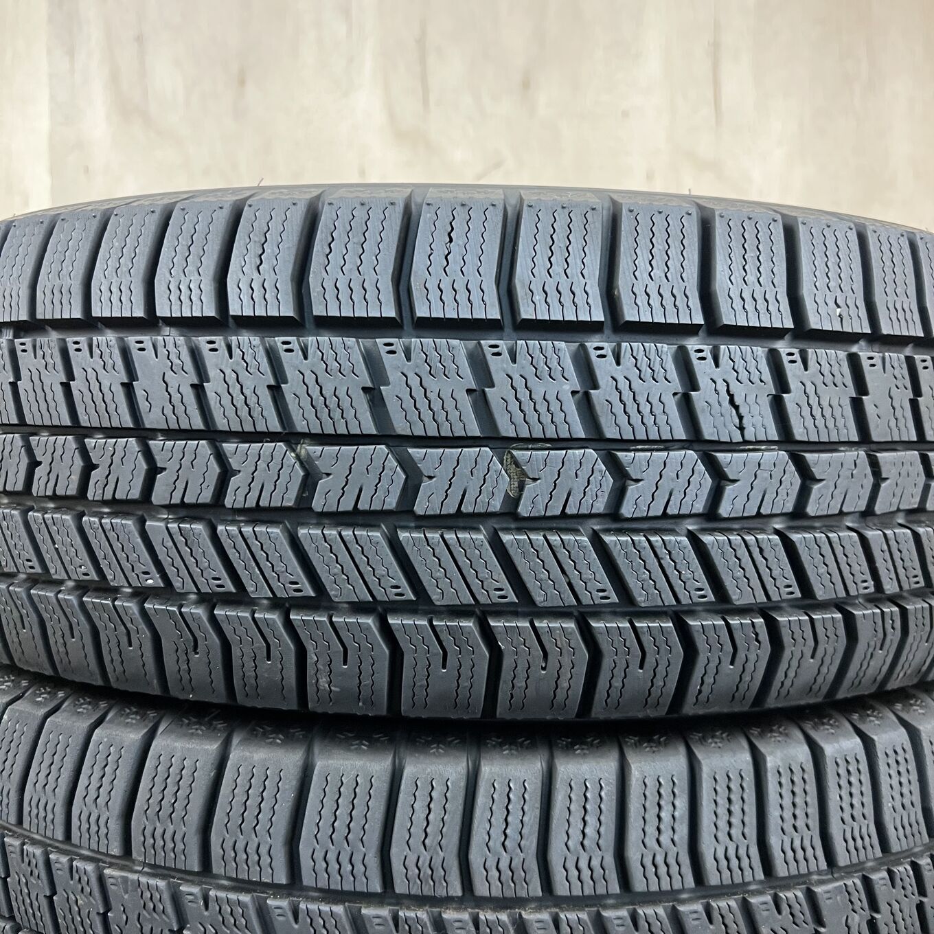 195/60 R17 Goodyear ICE NAVI 8 — 29 800 ¥/комплект