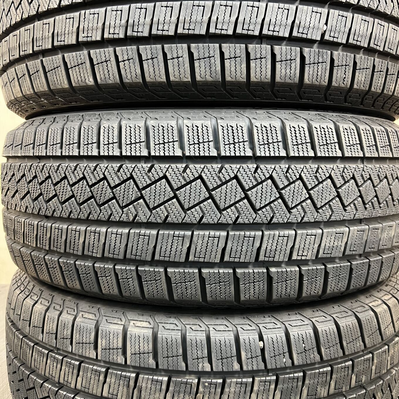 Pirelli ICE ASIMMETRICO 215/50 R17, фото 3