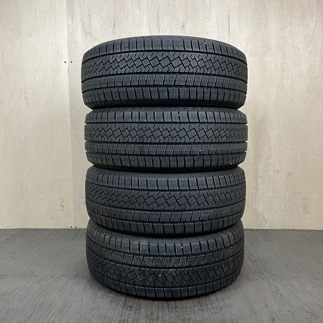 Pirelli ICE ASIMMETRICO 215/50 R17, фото 5