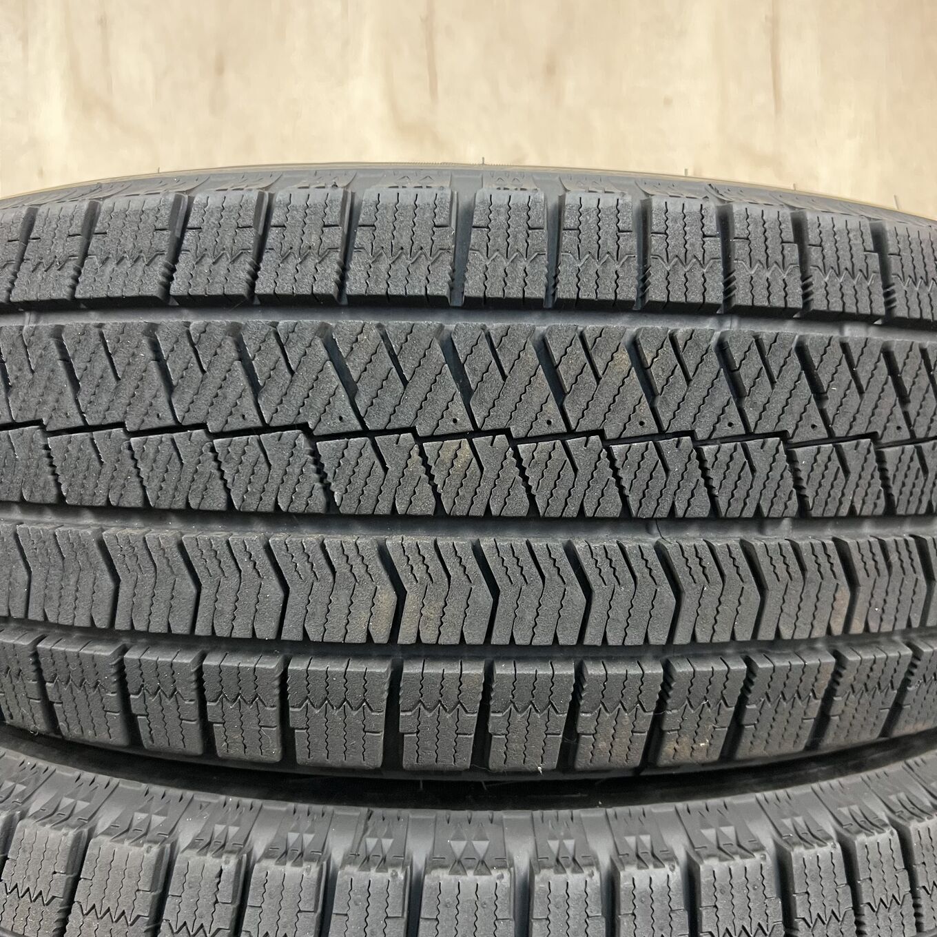 205/65 R15 Bridgestone BLIZZAK VRX2 — 25 500 ¥/комплект