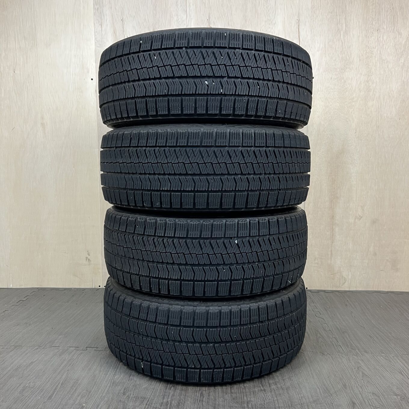 Bridgestone BLIZZAK VRX2 225/40 R18, фото 5
