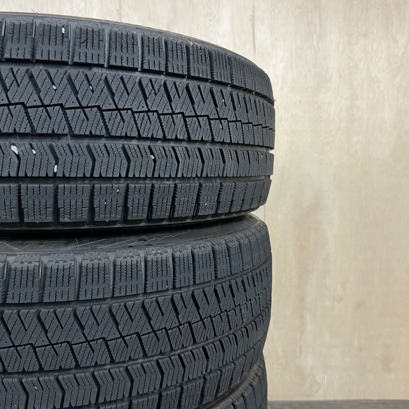 Bridgestone BLIZZAK VRX2 225/40 R18, фото 6