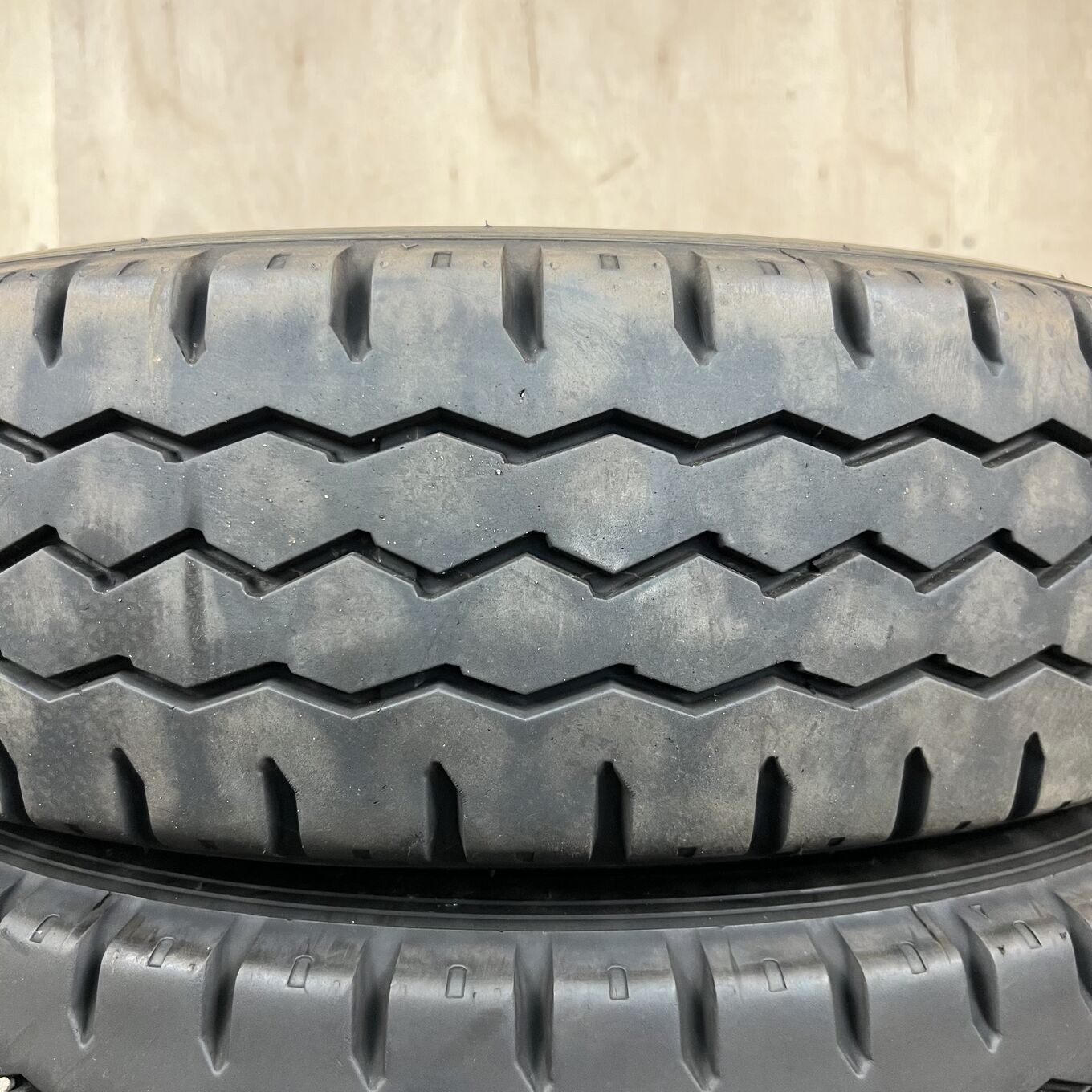 205/70 R16 Toyo M319 — 25 500 ¥/комплект