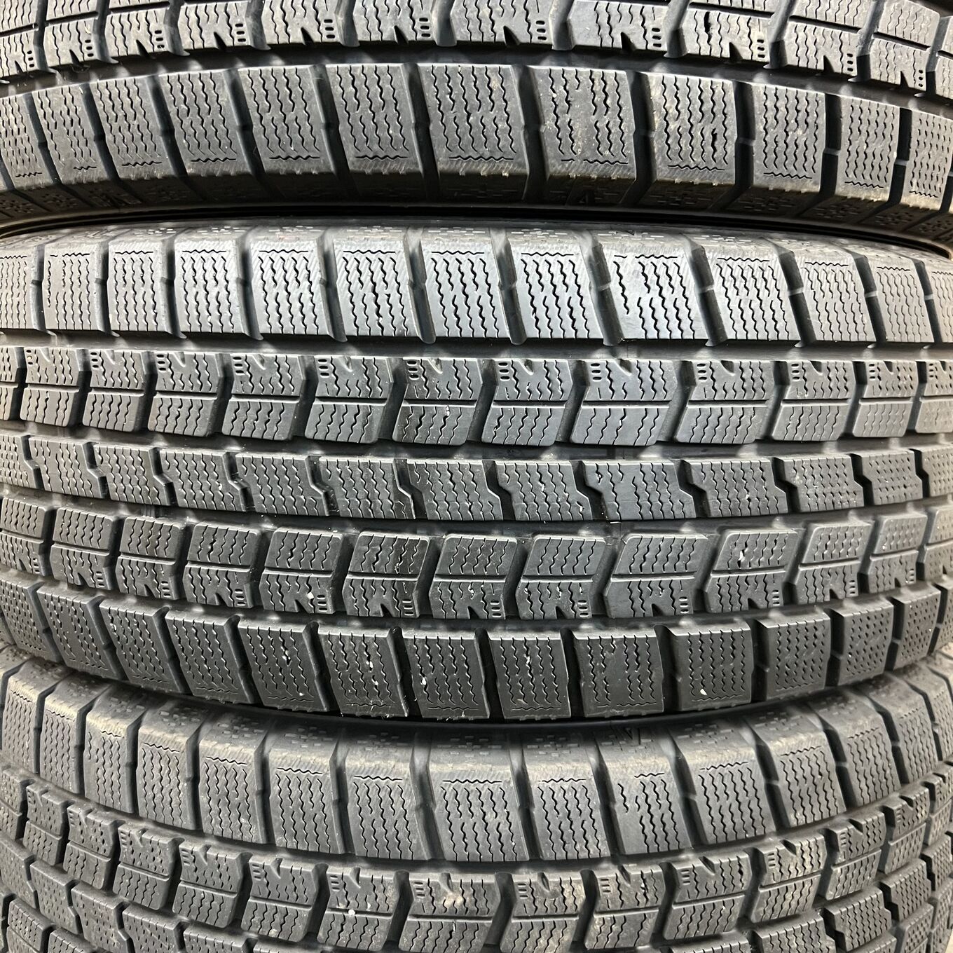 Goodyear ICE NAVI 7 215/60 R17, фото 3