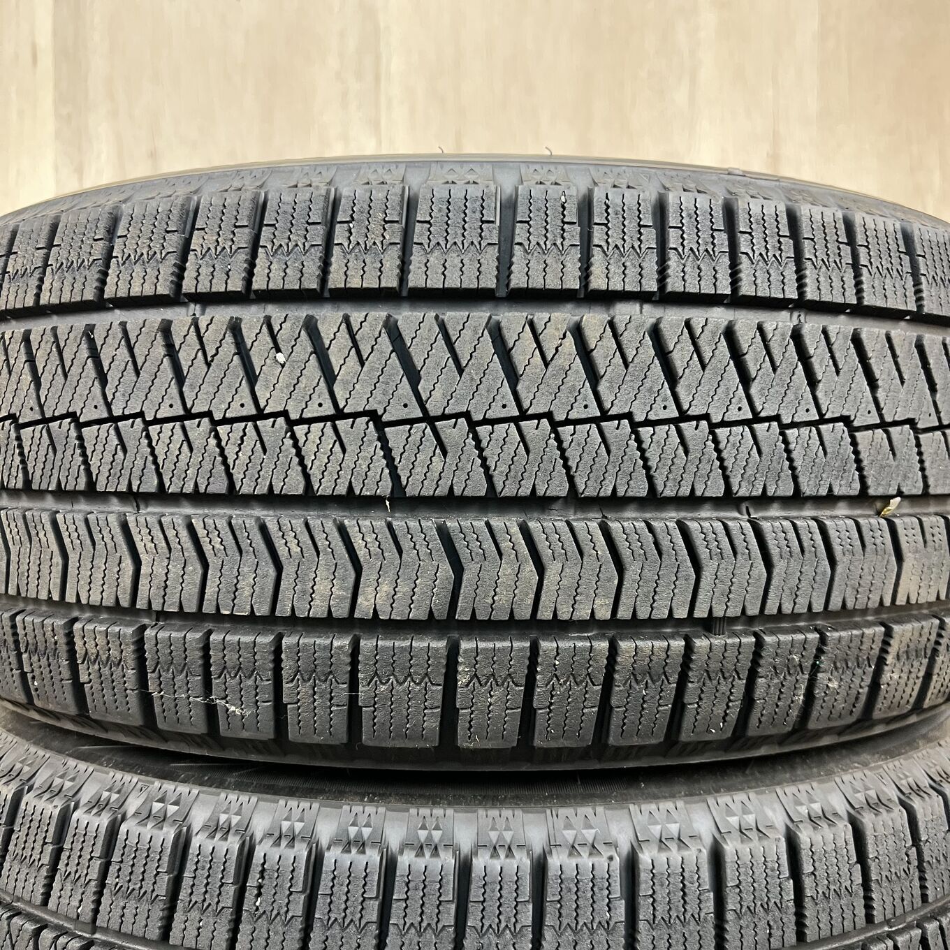 215/50 R17 Bridgestone BLIZZAK VRX2 — 29 800 ¥/комплект