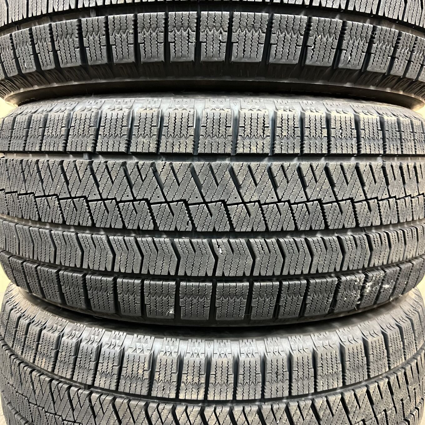 Bridgestone BLIZZAK VRX2 215/50 R17, фото 3