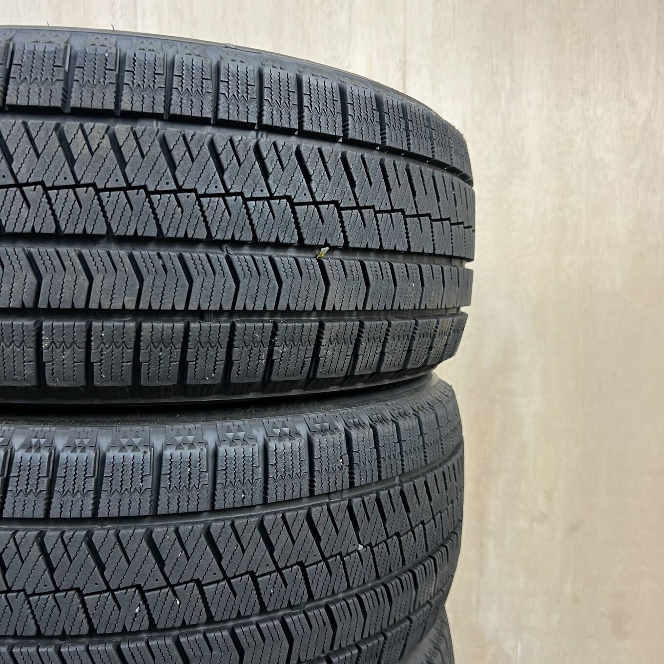 Bridgestone BLIZZAK VRX2 215/50 R17, фото 6