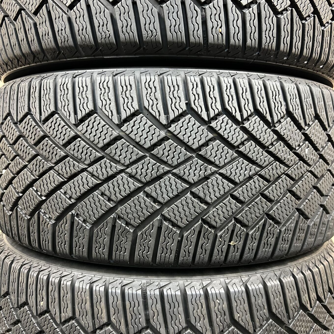 Continental CONTIVIKINGCONTACT 7 235/40 R18, фото 3