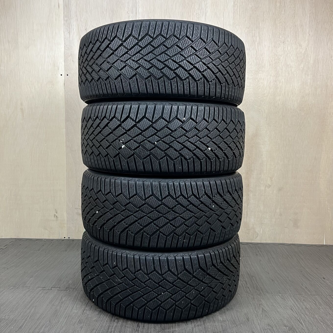 Continental CONTIVIKINGCONTACT 7 235/40 R18, фото 5
