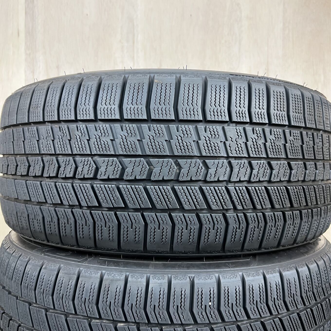225/40 R18 Goodyear ICE NAVI 8 — 21 300 ¥/комплект