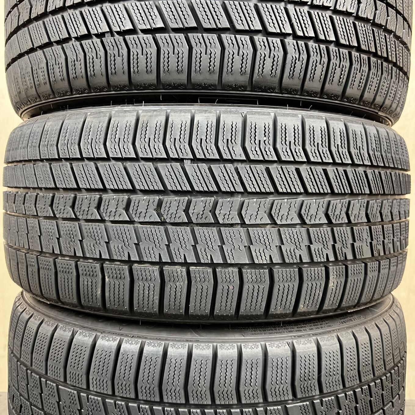 Goodyear ICE NAVI 8 225/40 R18, фото 2