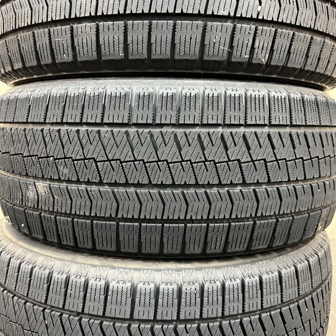 Bridgestone BLIZZAK VRX2 215/50 R17, фото 3
