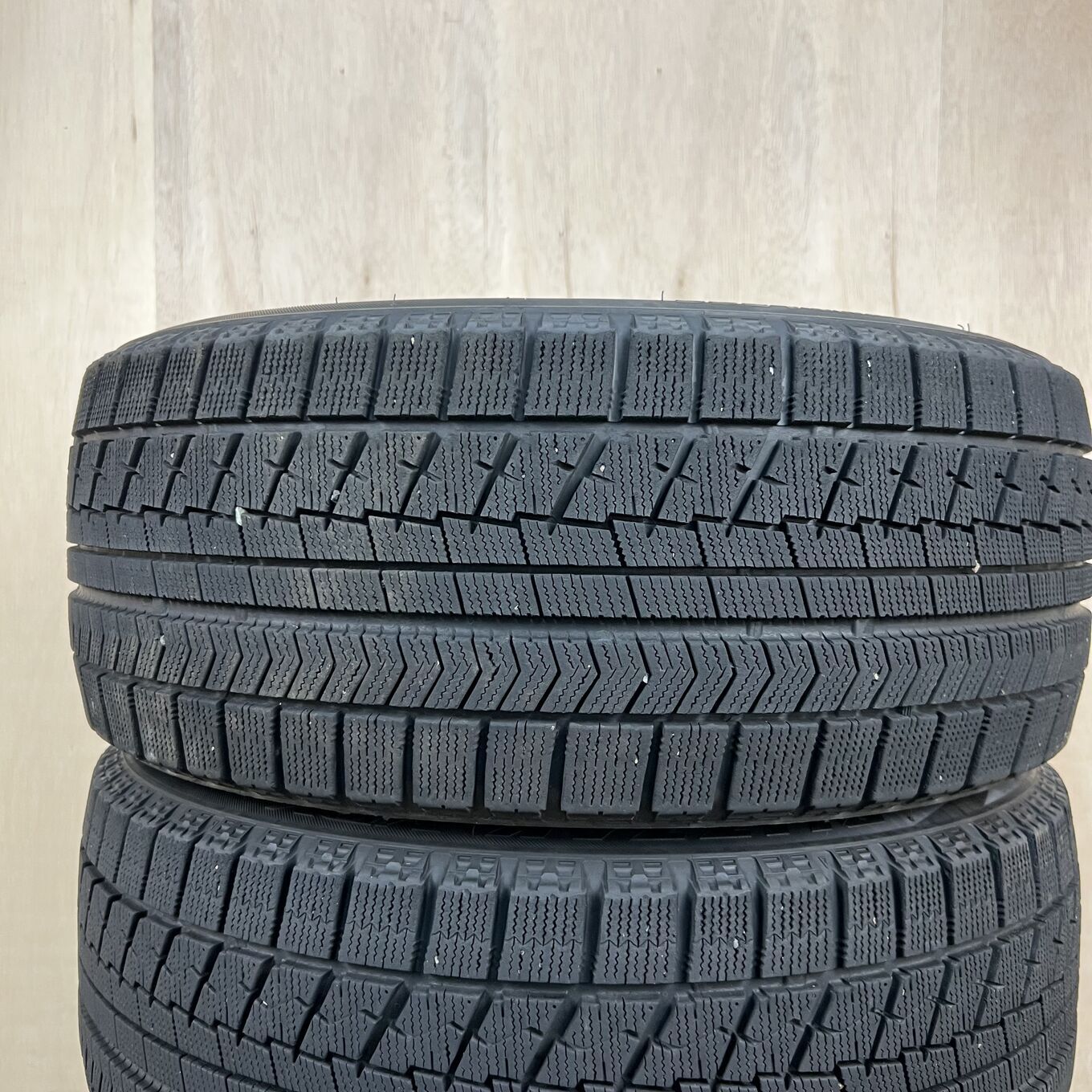 225/50 R17 Bridgestone BLIZZAK VRX2 — 15 300 ¥/комплект
