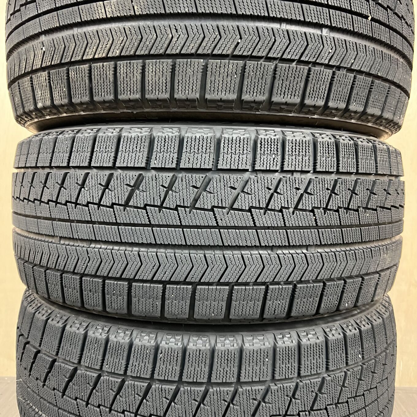 Bridgestone BLIZZAK VRX2 225/50 R17, фото 2