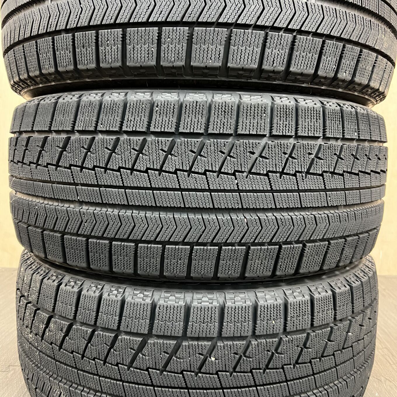 Bridgestone BLIZZAK VRX2 225/50 R17, фото 3