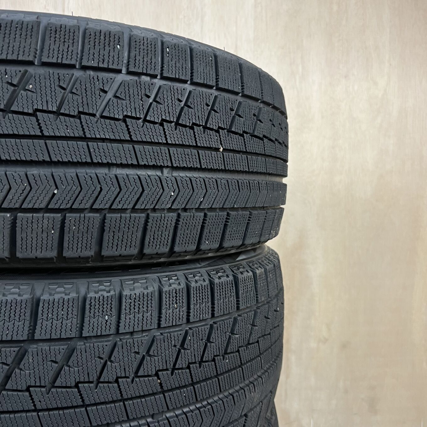 Bridgestone BLIZZAK VRX2 225/50 R17, фото 6