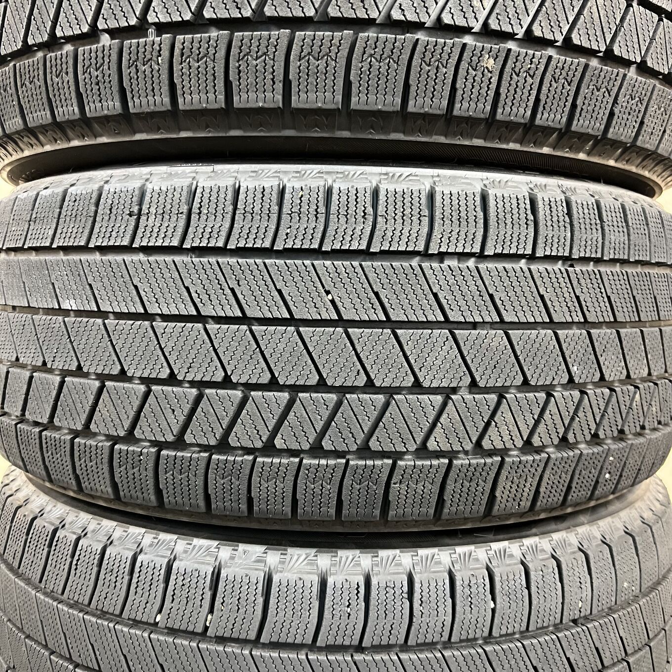 Bridgestone BLIZZAK VRX3 215/50 R17, фото 2