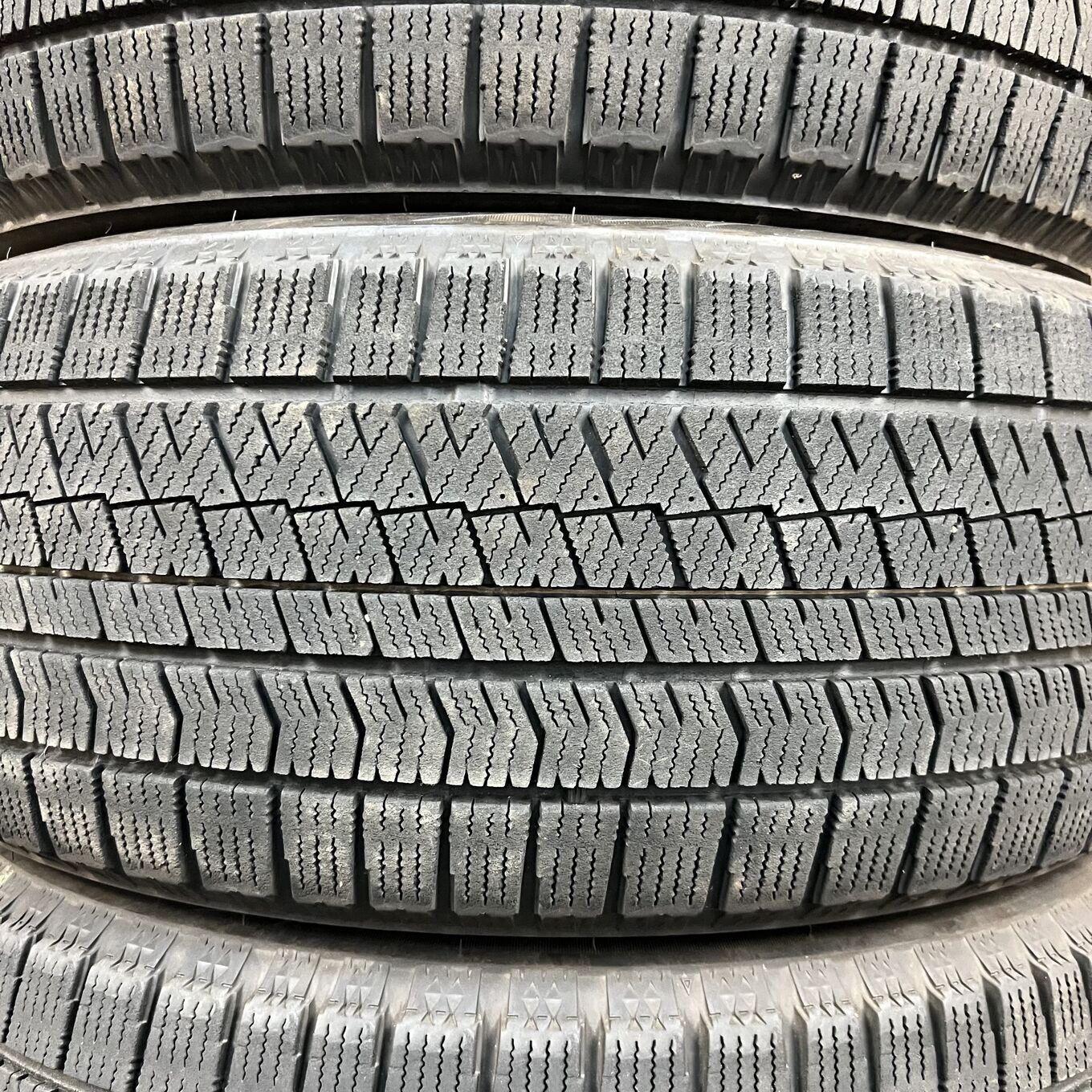 Bridgestone BLIZZAK VRX2 225/50 R18, фото 2