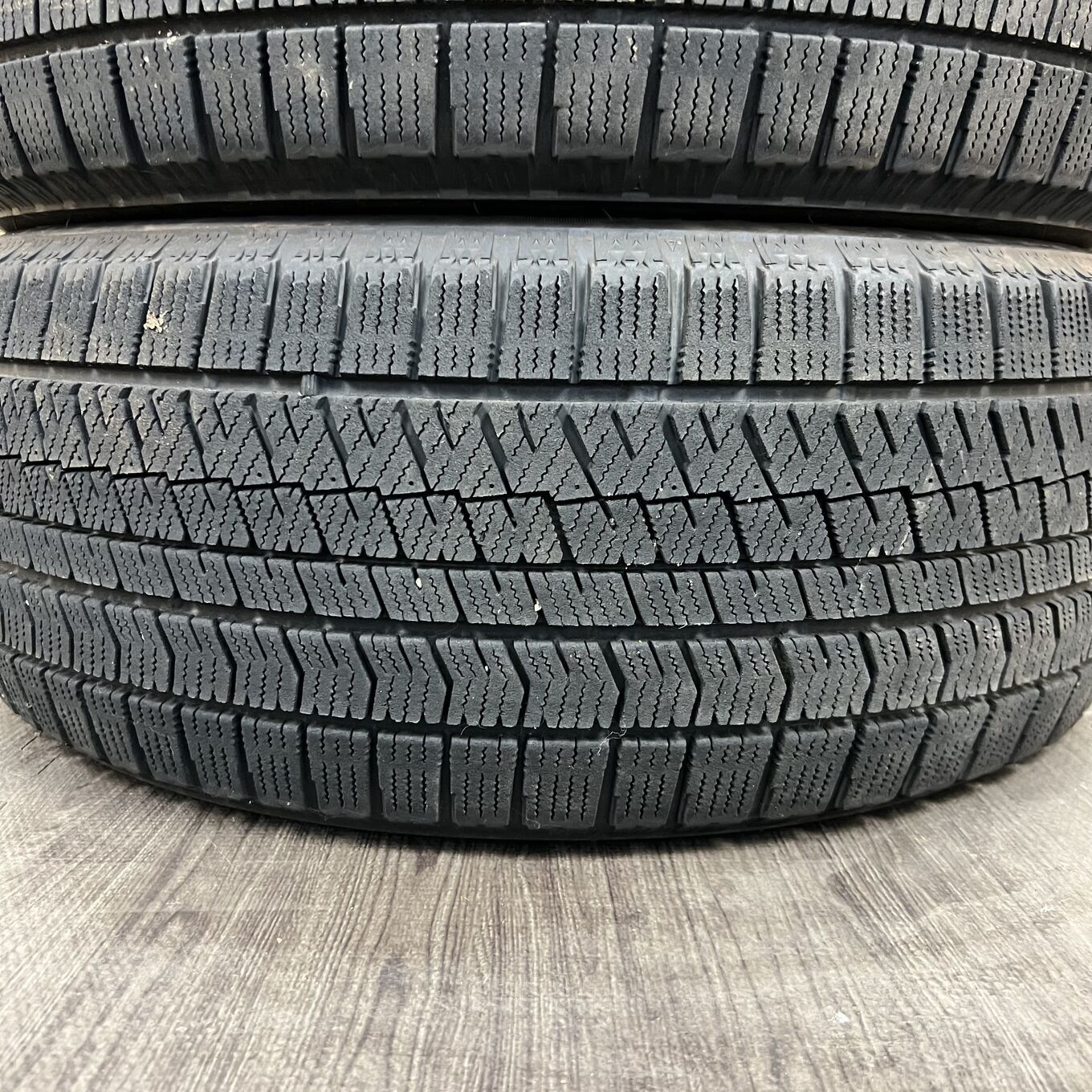 Bridgestone BLIZZAK VRX2 225/50 R18, фото 4