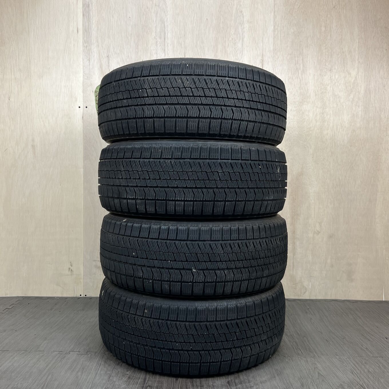 Bridgestone BLIZZAK VRX2 225/50 R18, фото 5