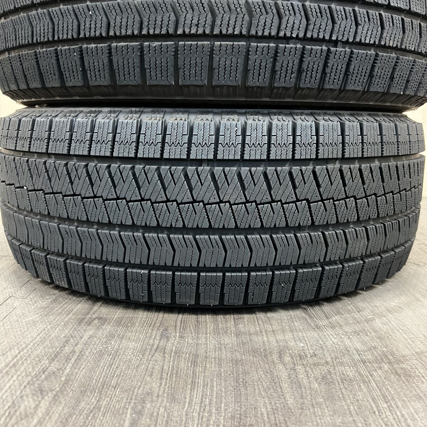 Bridgestone BLIZZAK VRX2 225/50 R18, фото 4