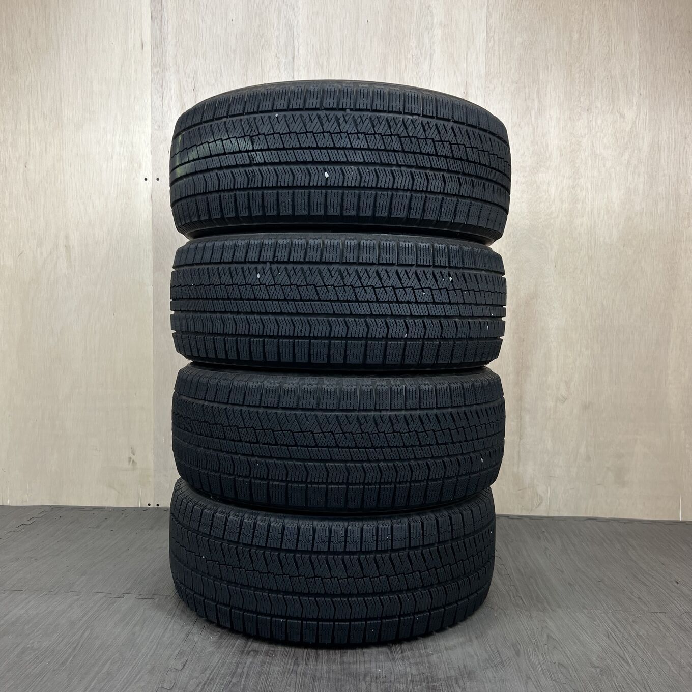 Bridgestone BLIZZAK VRX2 225/50 R18, фото 5