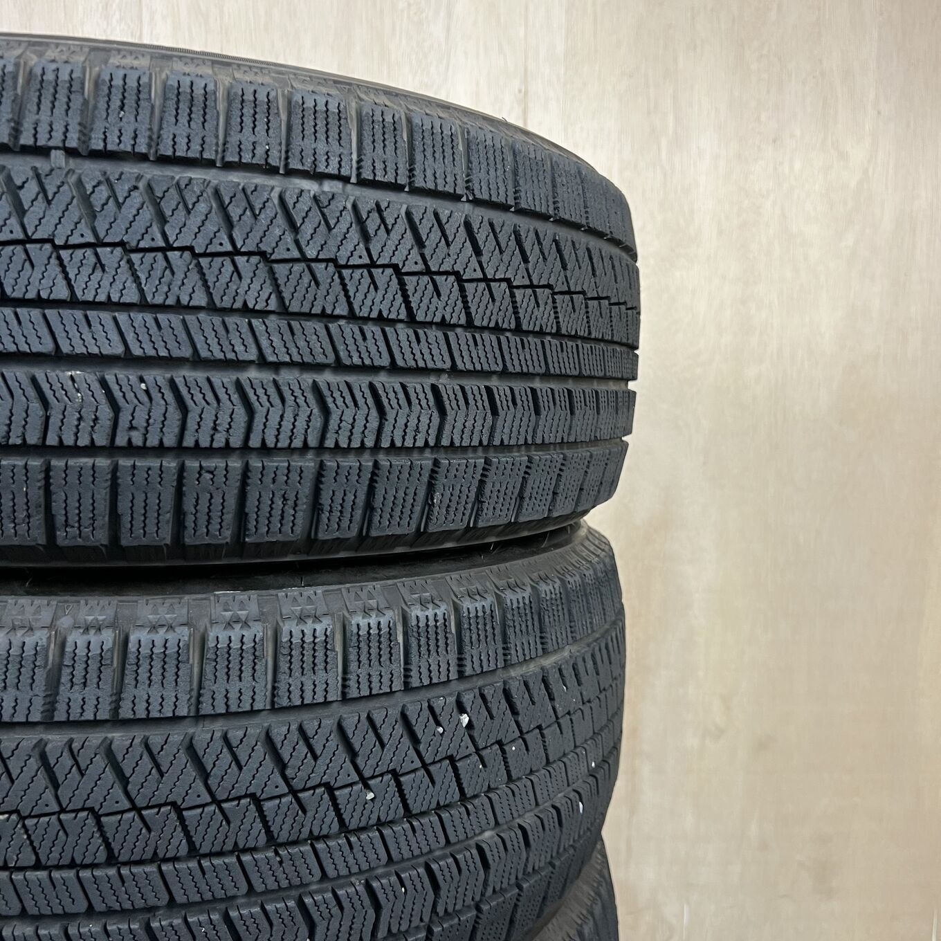 Bridgestone BLIZZAK VRX2 225/50 R18, фото 6