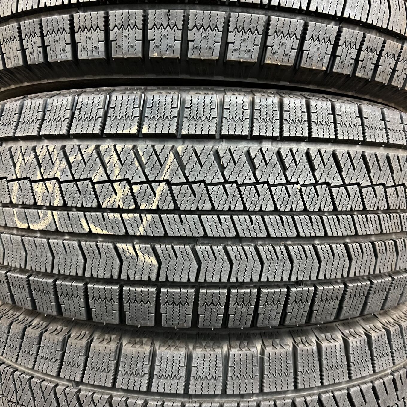 Bridgestone BLIZZAK VRX2 225/55 R17, фото 2
