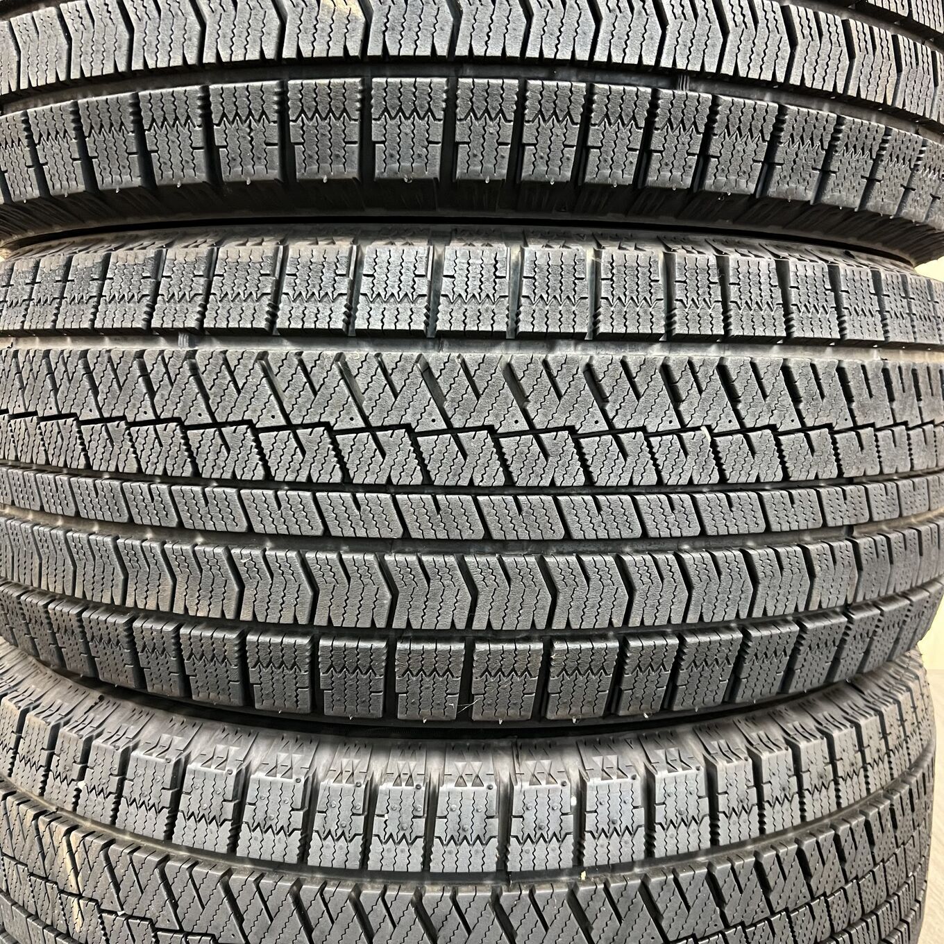 Bridgestone BLIZZAK VRX2 225/55 R17, фото 3