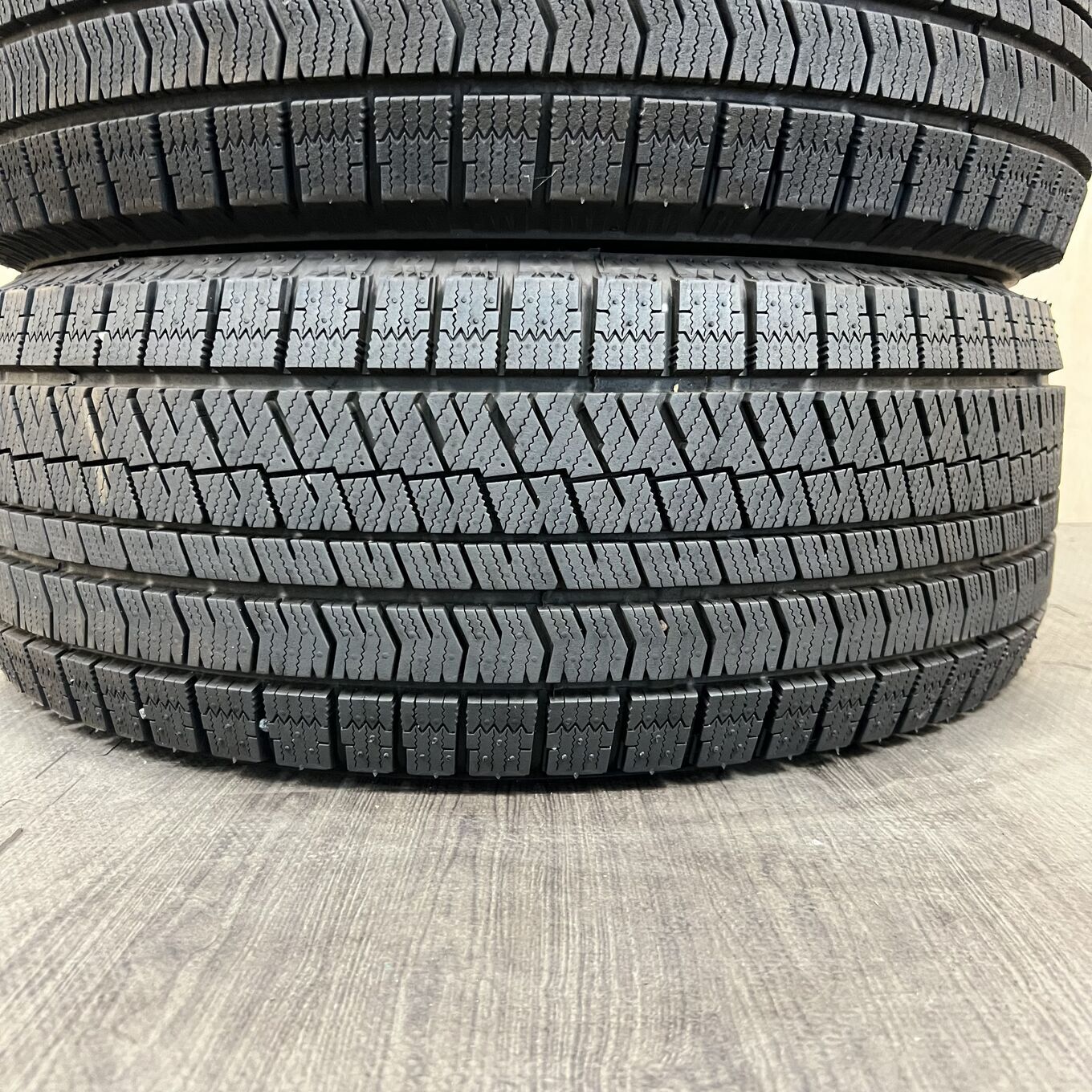 Bridgestone BLIZZAK VRX2 225/55 R17, фото 4