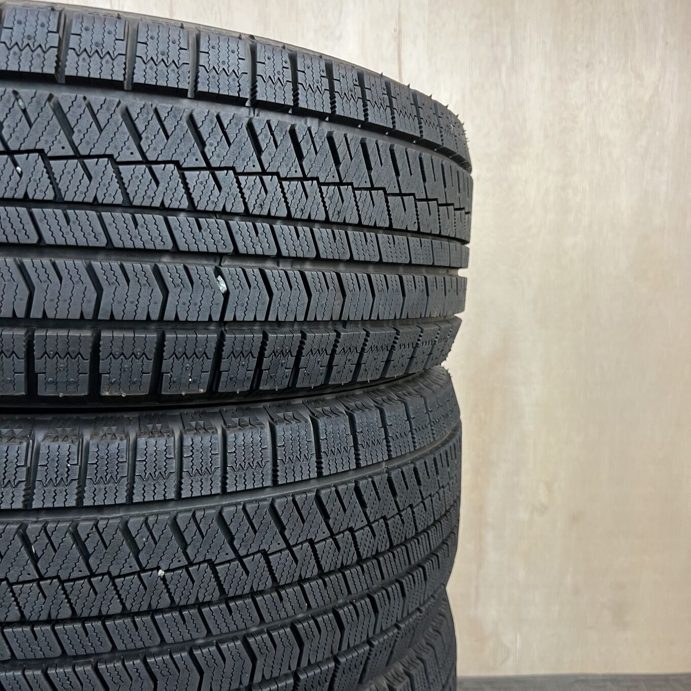 Bridgestone BLIZZAK VRX2 225/55 R17, фото 6