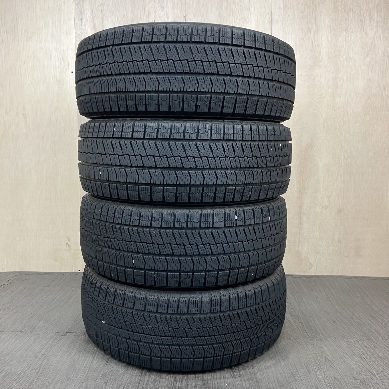 Bridgestone BLIZZAK VRX2 215/55 R17, фото 5