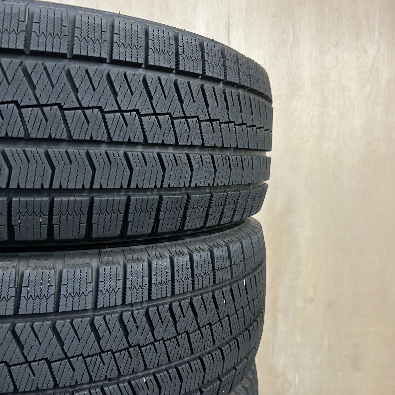 Bridgestone BLIZZAK VRX2 215/55 R17, фото 6