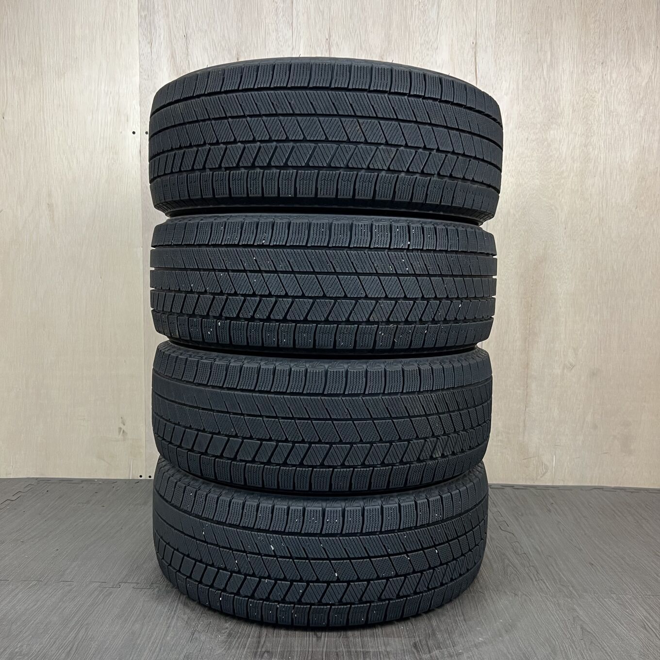 Bridgestone BLIZZAK VRX3 215/55 R17, фото 5