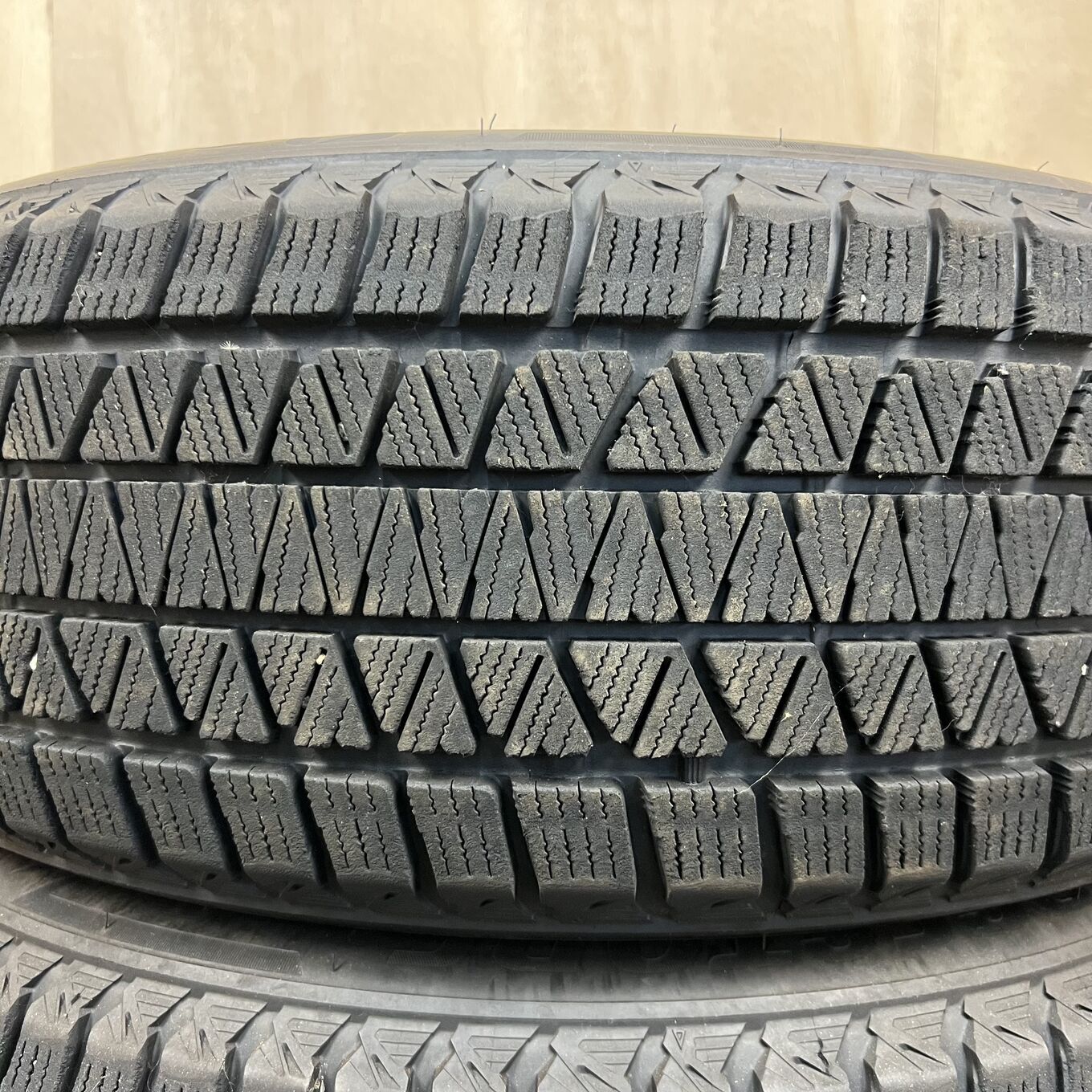 235/55 R19 Bridgestone BLIZZAK DM-V3 — 28 900 ¥/комплект