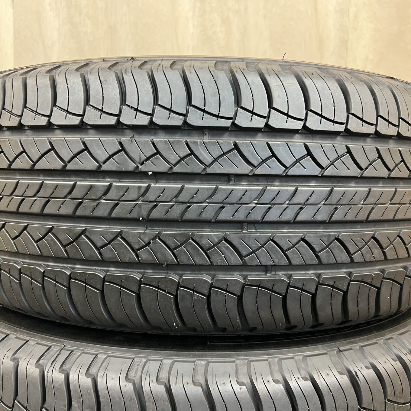 265/60 R18 Michelin LATITUDE TOUR HP — 30 600 ¥/комплект
