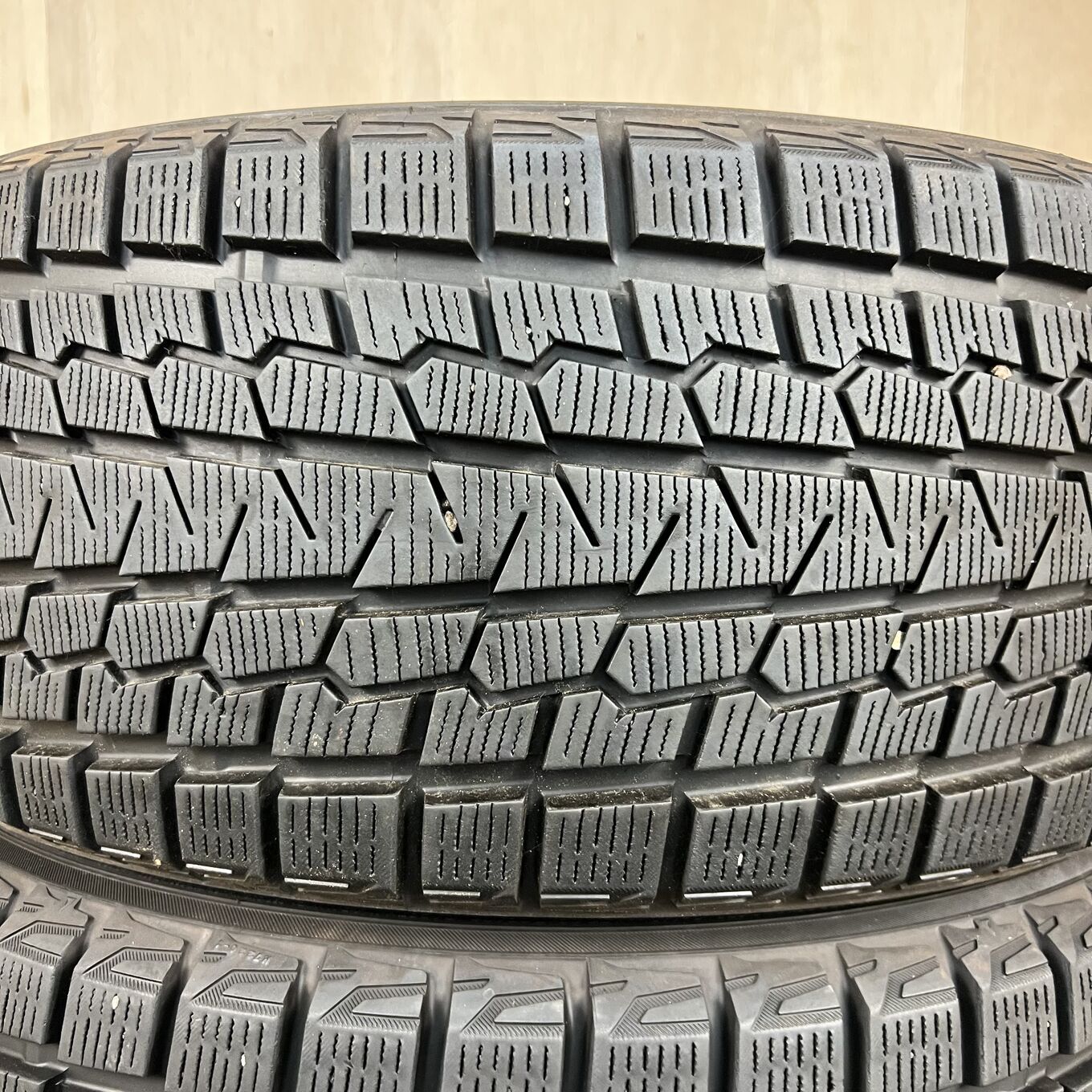 255/45 R20 Yokohama GEOLANDAR I/T-S G073 — 28 100 ¥/комплект