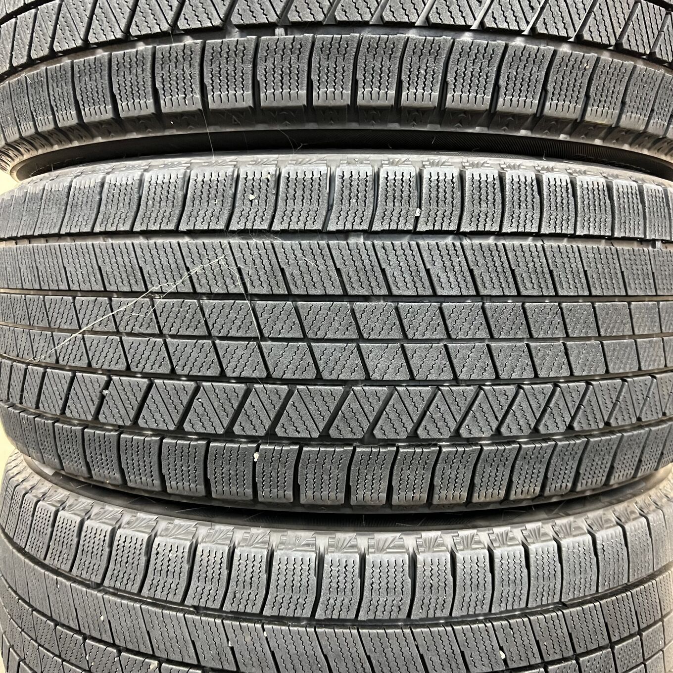 Bridgestone BLIZZAK VRX3 235/45 R18, фото 2