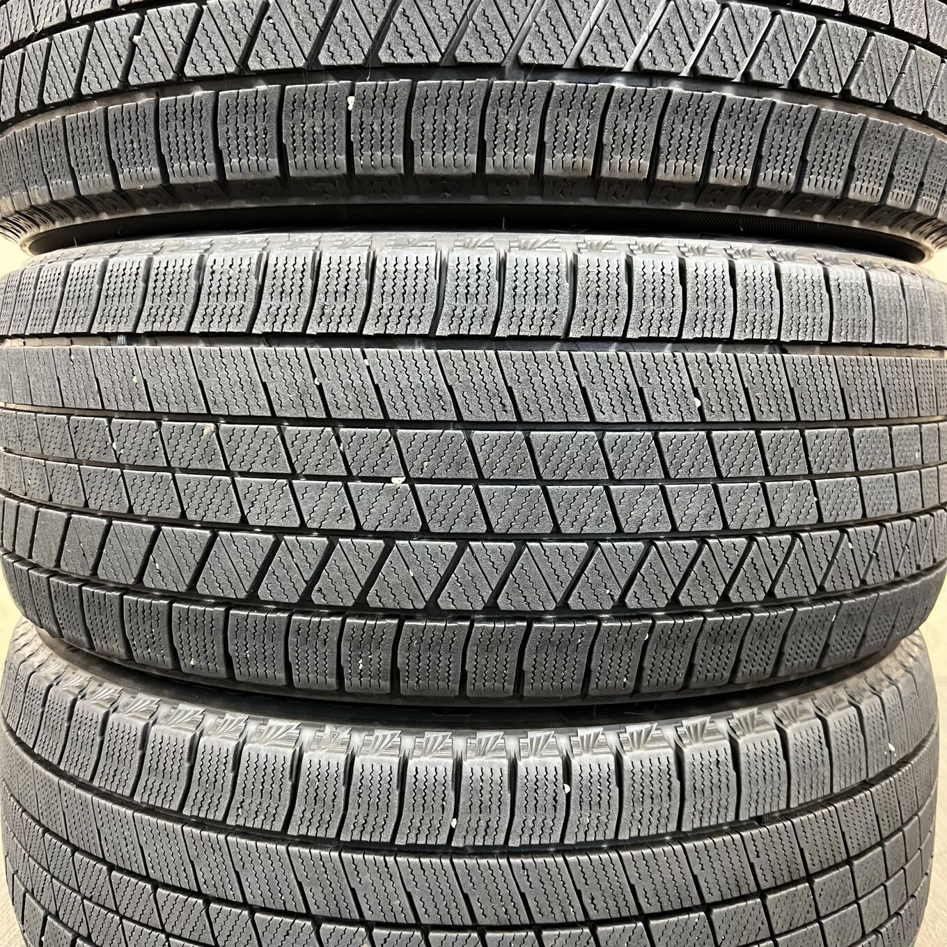Bridgestone BLIZZAK VRX3 235/45 R18, фото 3