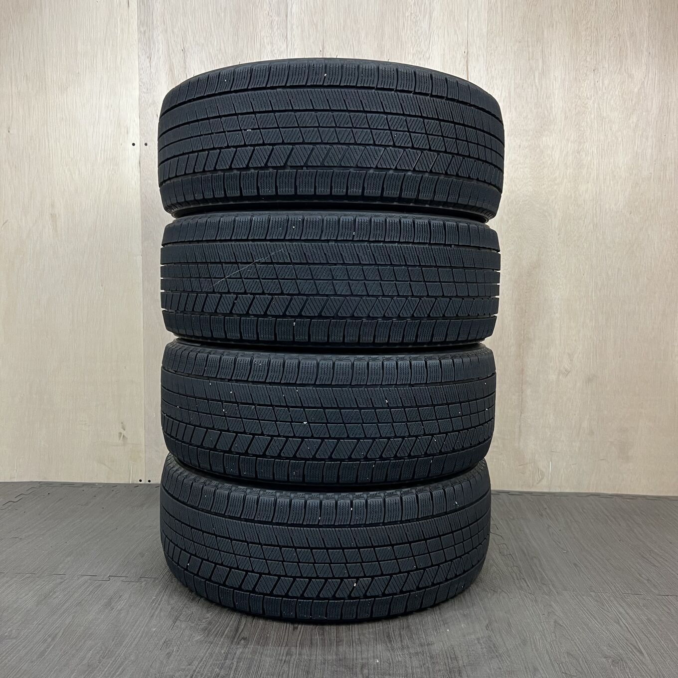 Bridgestone BLIZZAK VRX3 235/45 R18, фото 5