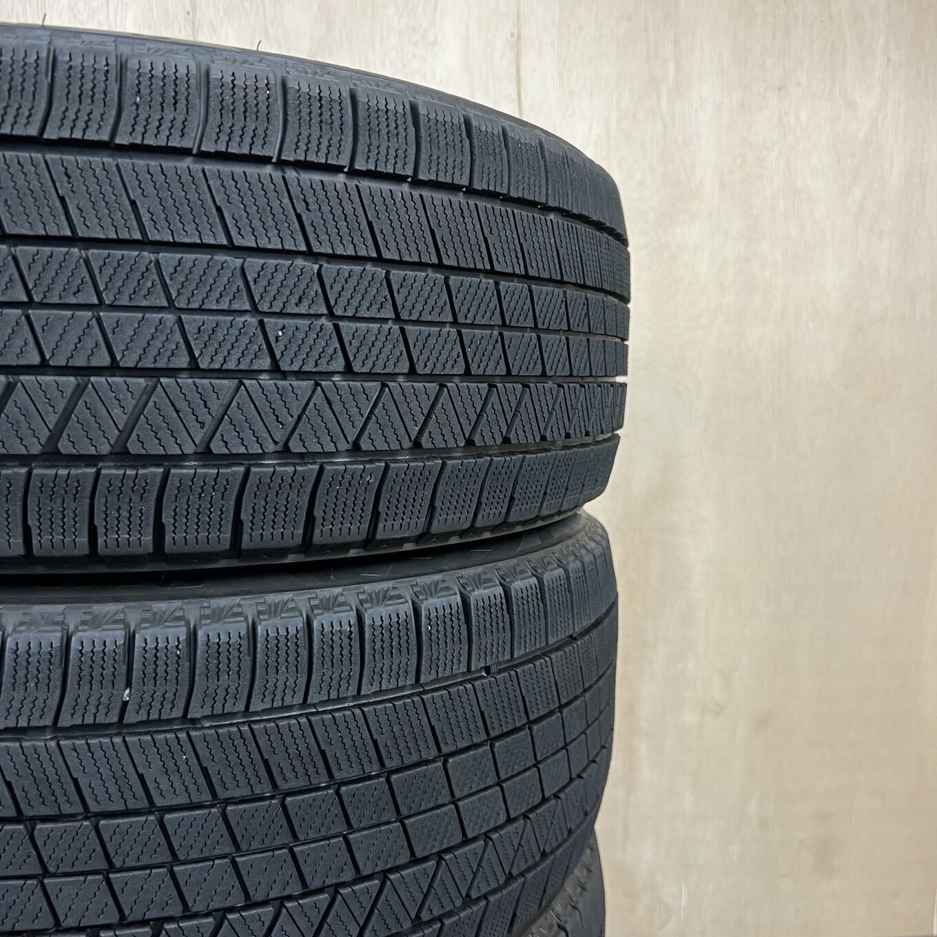 Bridgestone BLIZZAK VRX3 235/45 R18, фото 6