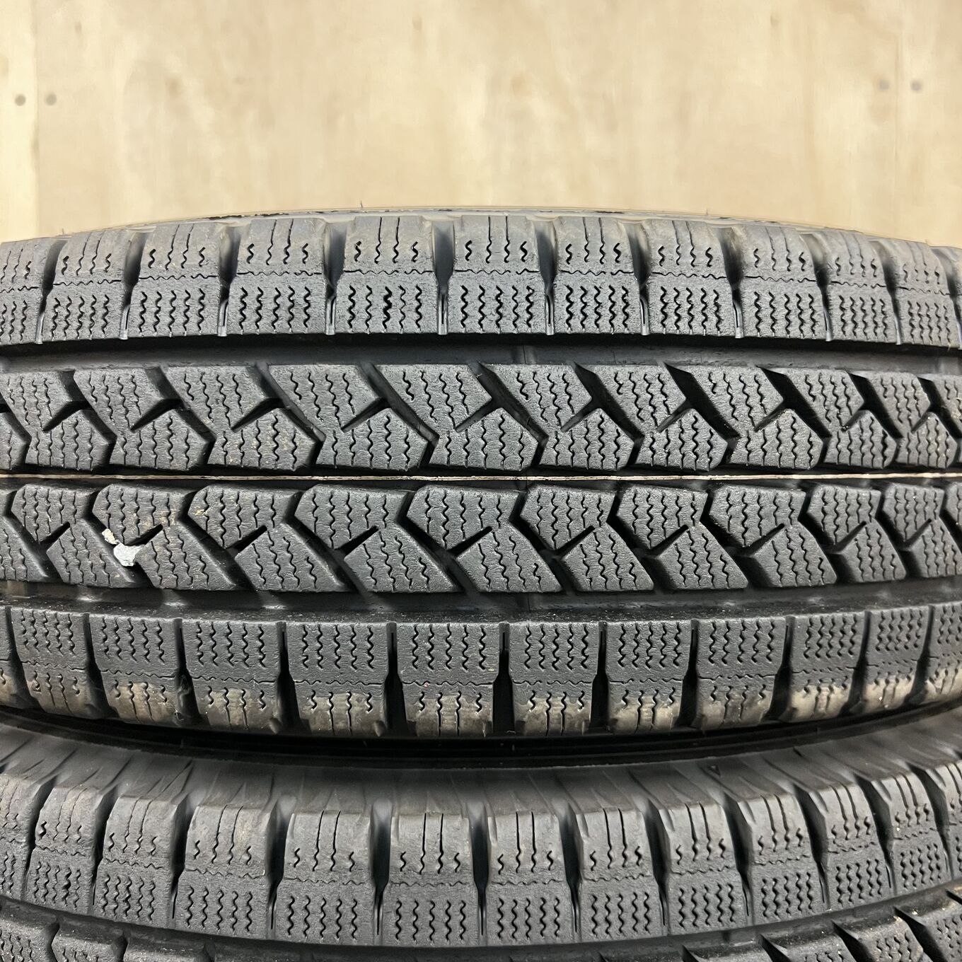 165/80 R13 Bridgestone BLIZZAK VL1 — 17 000 ¥/комплект