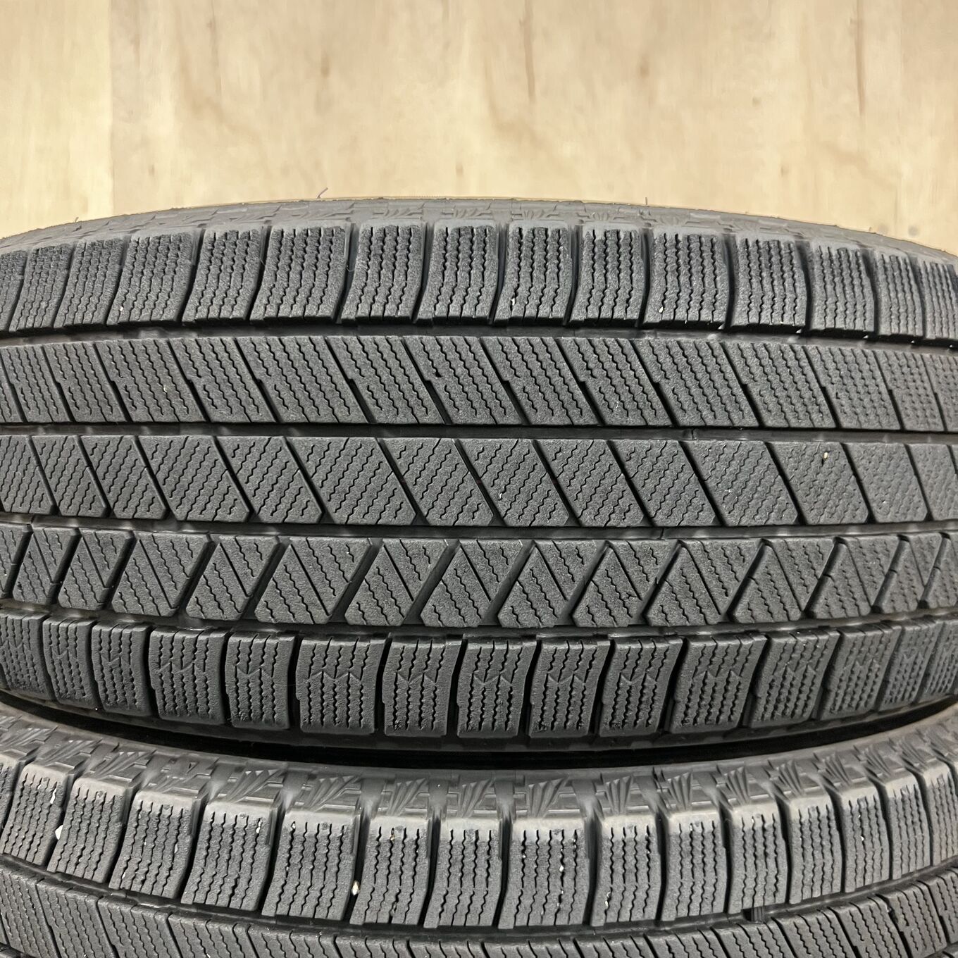 195/65 R15 Bridgestone BLIZZAK VRX3 — 17 000 ¥/комплект