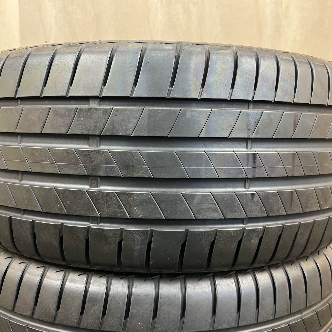 255/40 R20 Bridgestone TURANZA T005 — 34 000 ¥/комплект