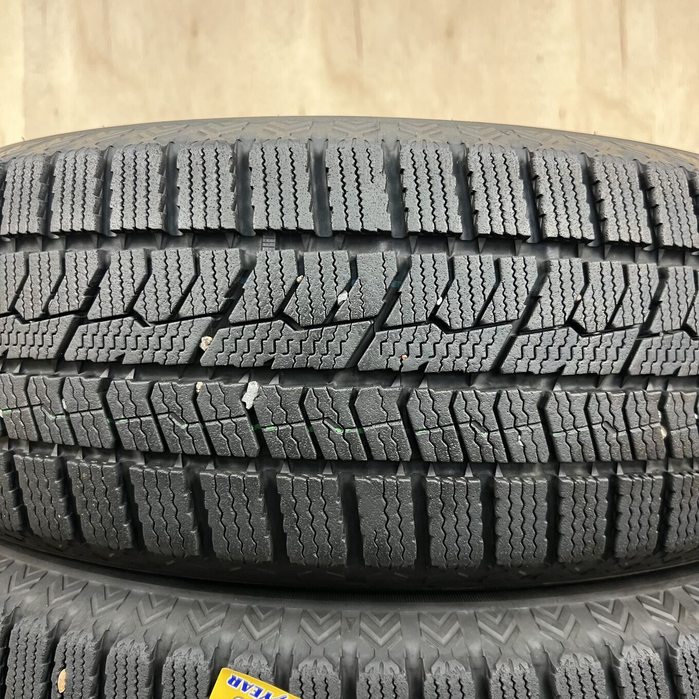 195/65 R16 Toyo OBSERVE GIZ2 — 17 000 ¥/комплект
