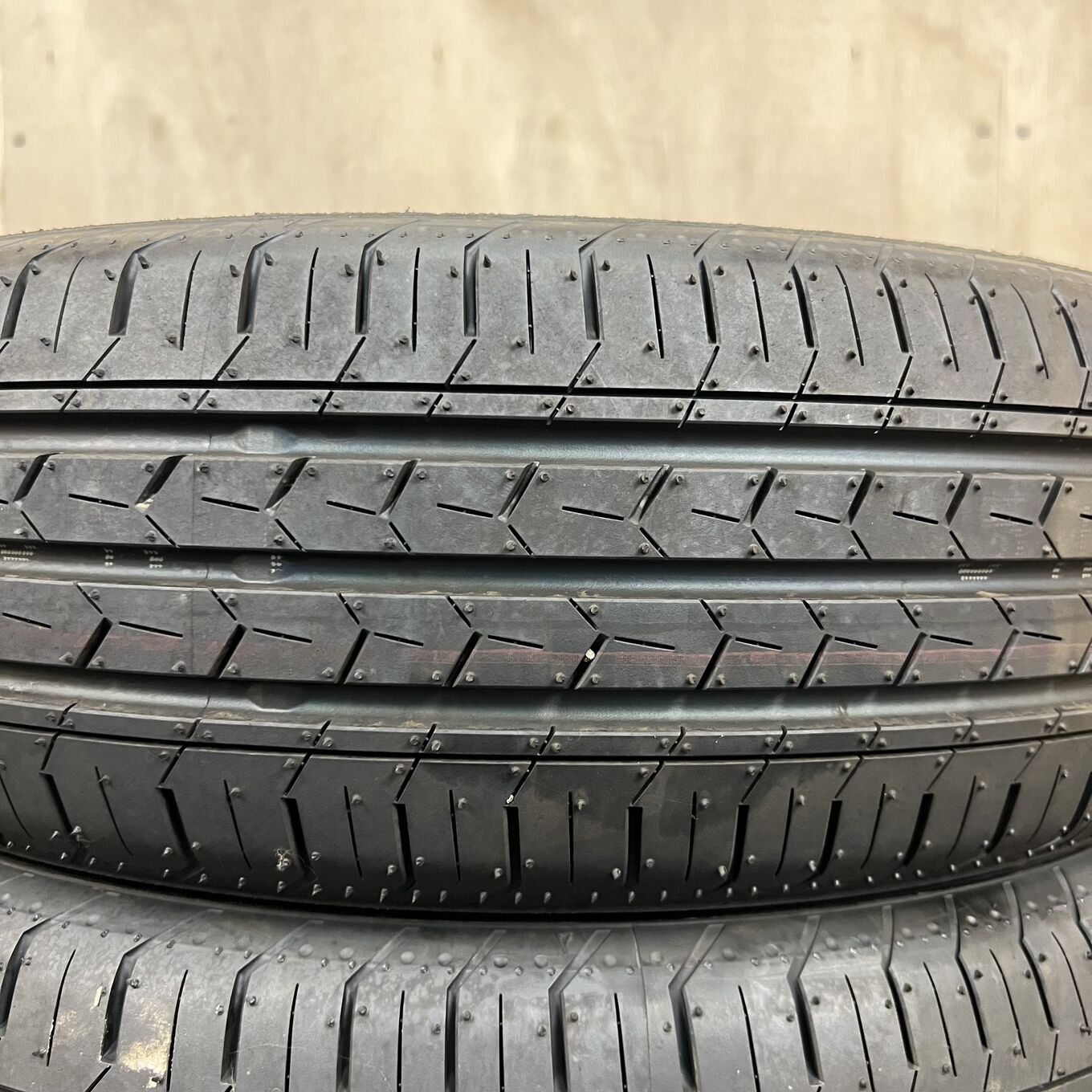 185/65 R15 Yokohama BLUEARTH-FE AE30 — 37 400 ¥/комплект
