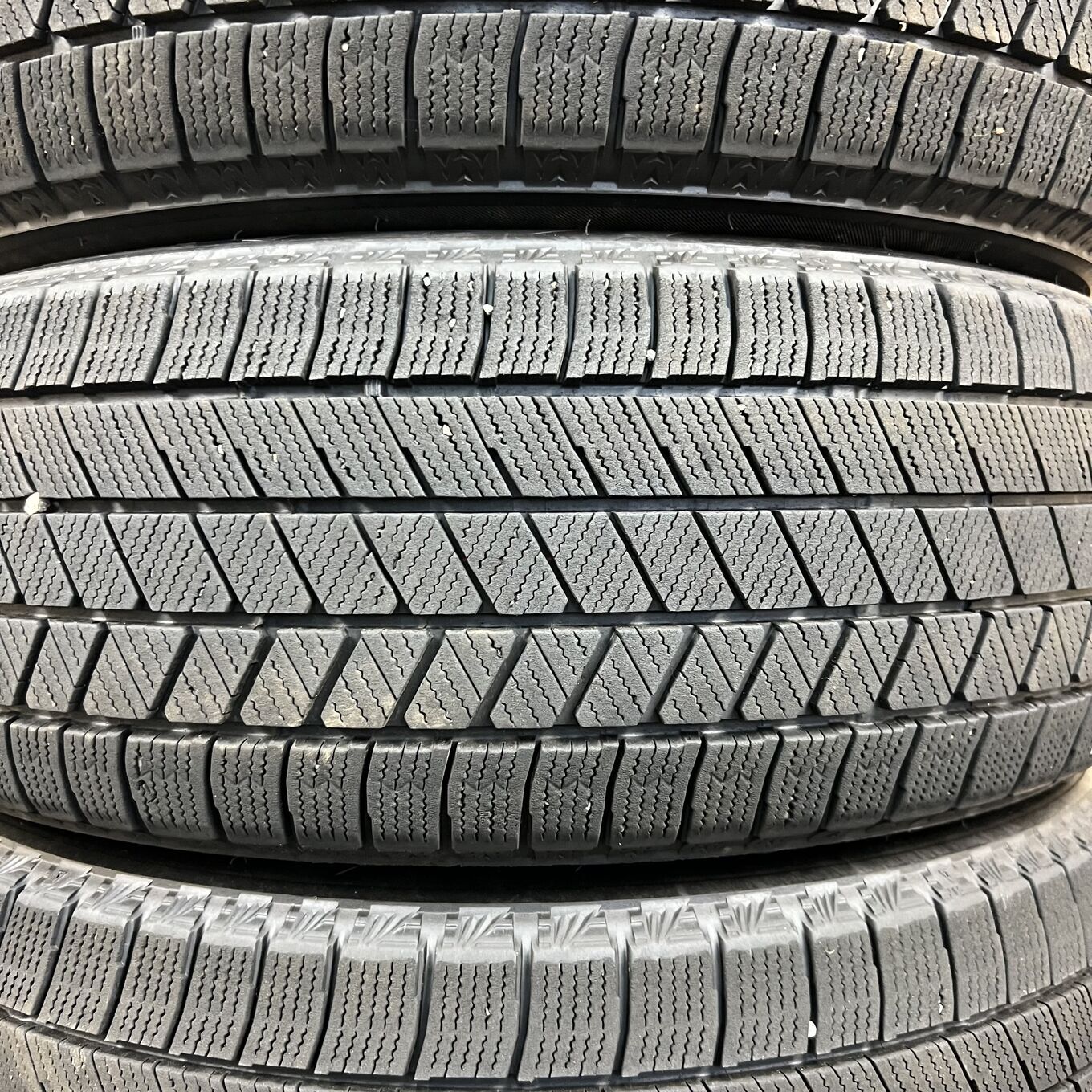 Bridgestone BLIZZAK VRX3 215/60 R17, фото 2