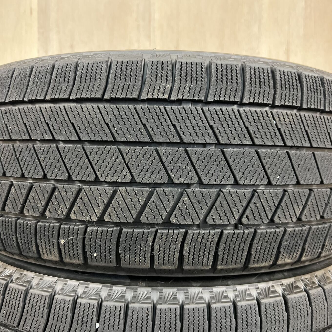 215/50 R17 Bridgestone BLIZZAK VRX3 — 21 300 ¥/комплект