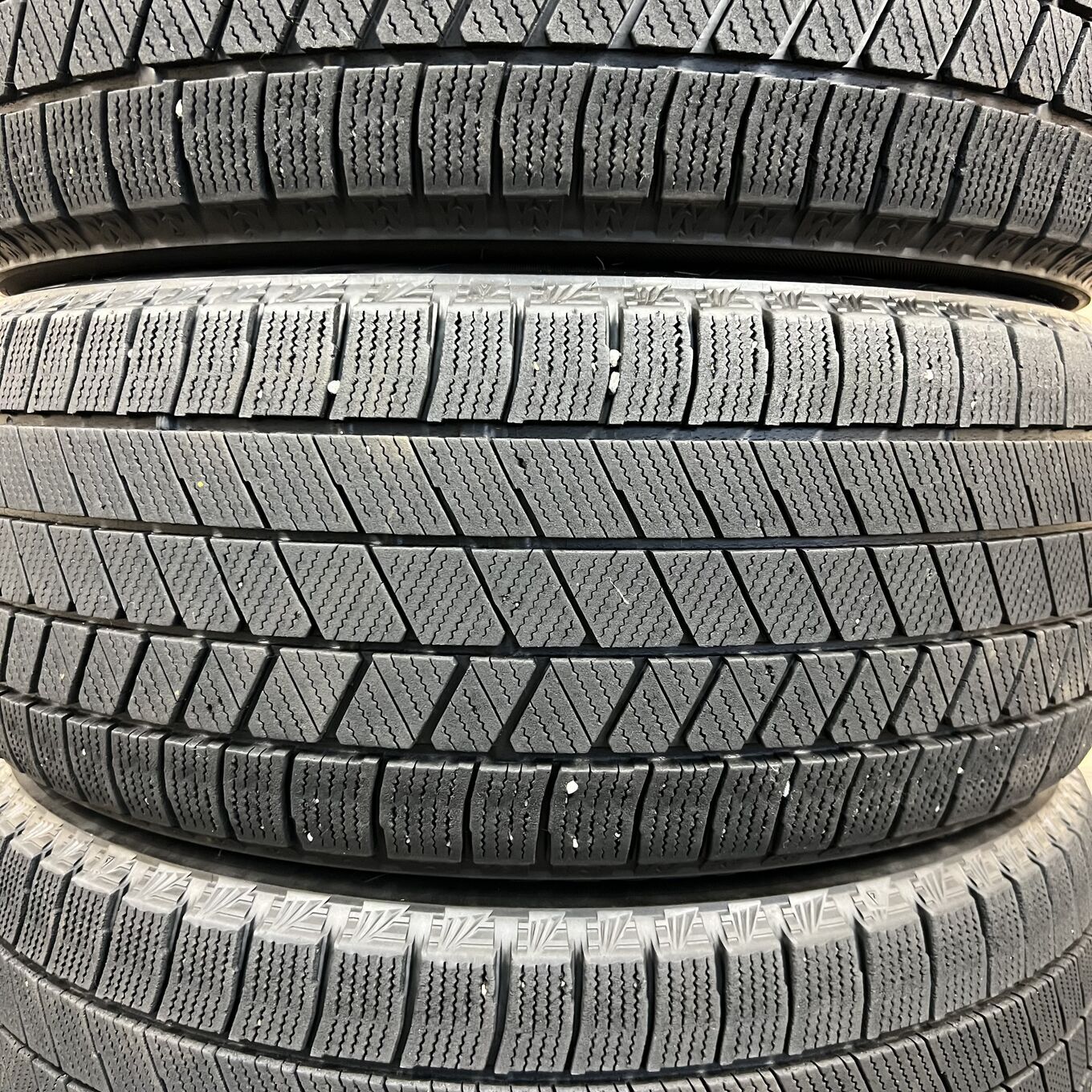 Bridgestone BLIZZAK VRX3 215/50 R17, фото 3