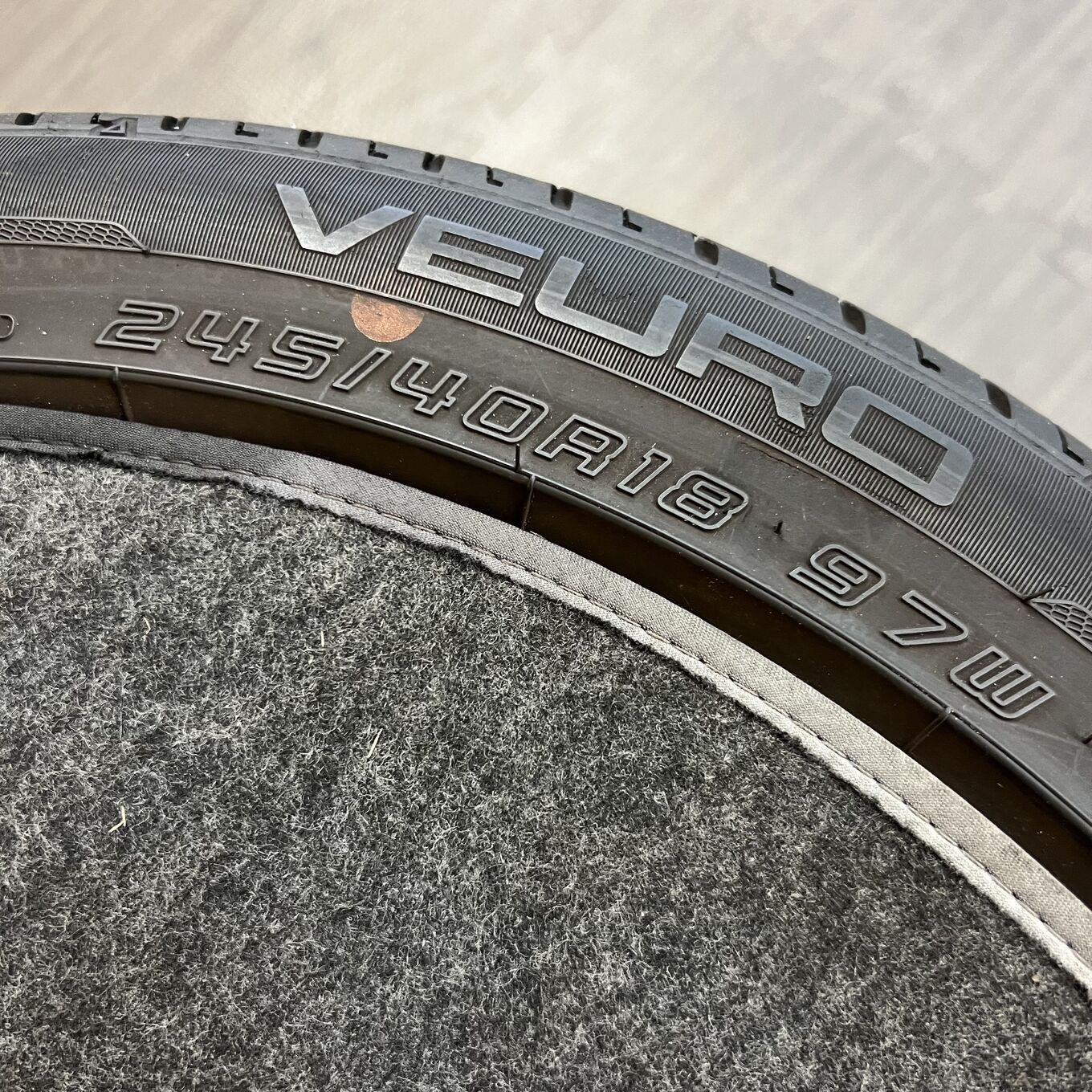 Dunlop VEURO VE304 245/40 R18, фото 6